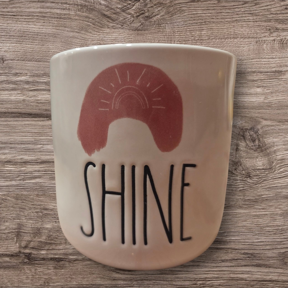 Shine Ceramic Mug with Red Design